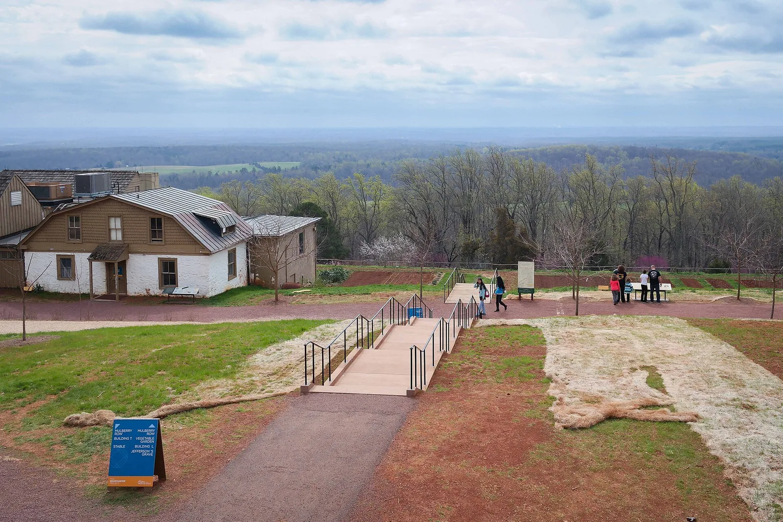 Mulberry Row ในไร่ Monticello