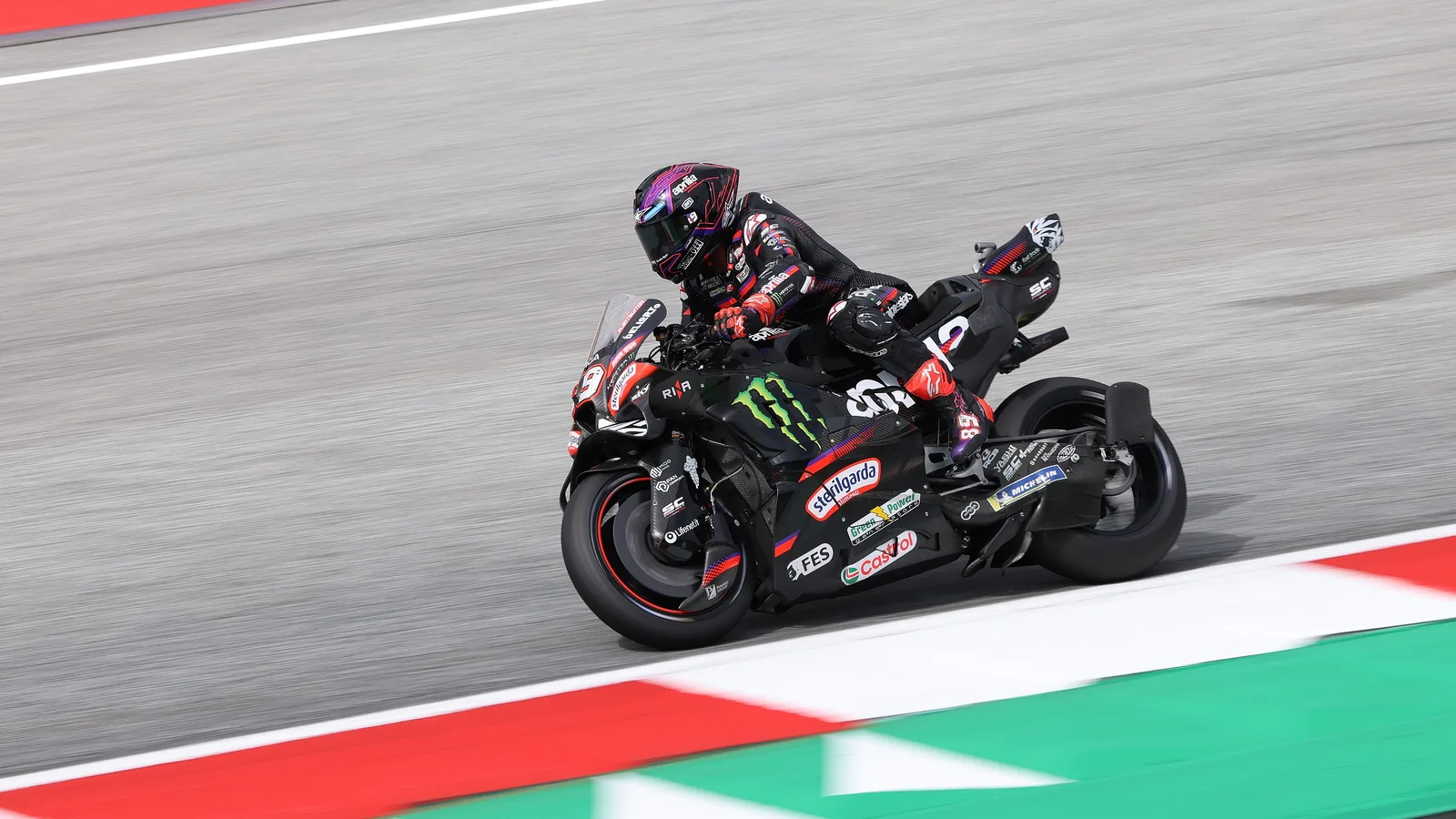 Jorge Martín หมายเลข 89 ขี่รถ Aprilia สีดำในรายการ MotoGP ออสเตรีย 2026 ที่ Red Bull Ring