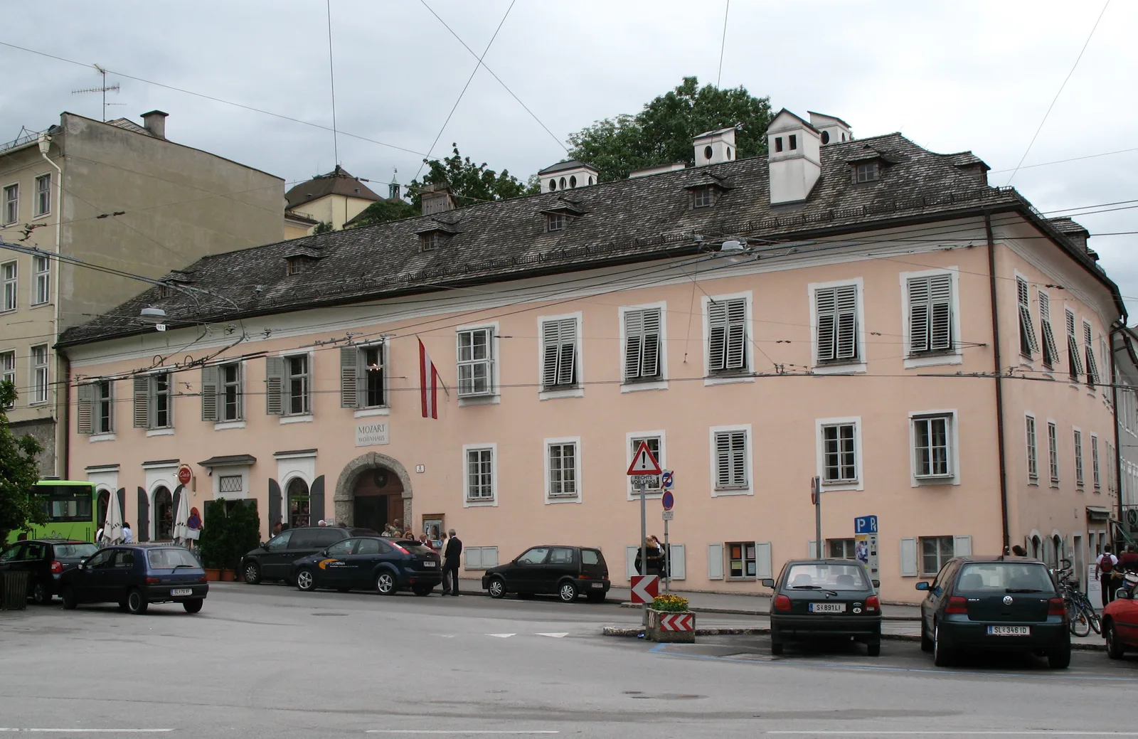 Mozart-Wohnhaus ริมลาน Makartplatz ภาพถ่ายเมื่อ 7 กรกฎาคม 2007