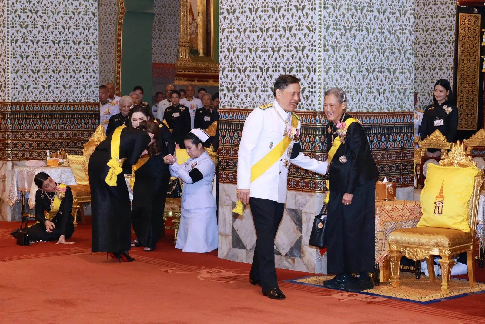 ภายใน พระที่นั่งอมรินทรวินิจฉัย พระบรมมหาราชวัง วันที่ 13 ตุลาคม 2569 ภาพที่ 8