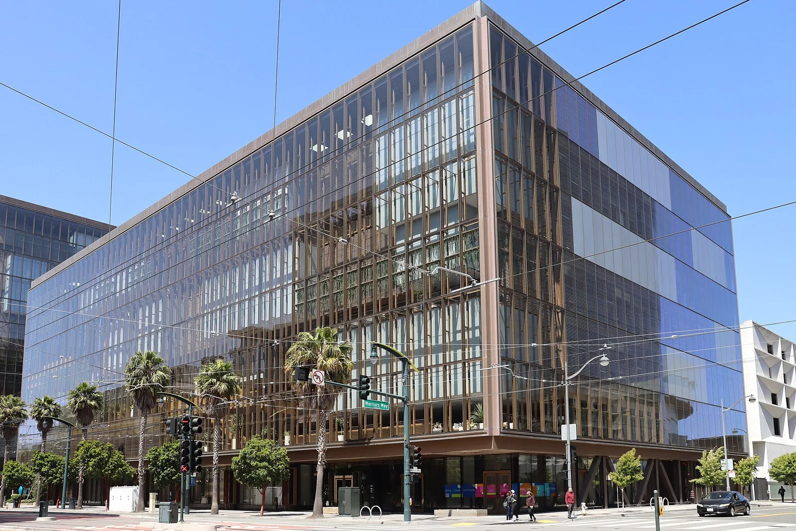 อาคารสำนักงาน 1515 Third Street ย่าน Mission Bay ซานฟรานซิสโก ซึ่งเป็นสำนักงานใหญ่ของ OpenAI ณ เวลาที่ถ่ายภาพ