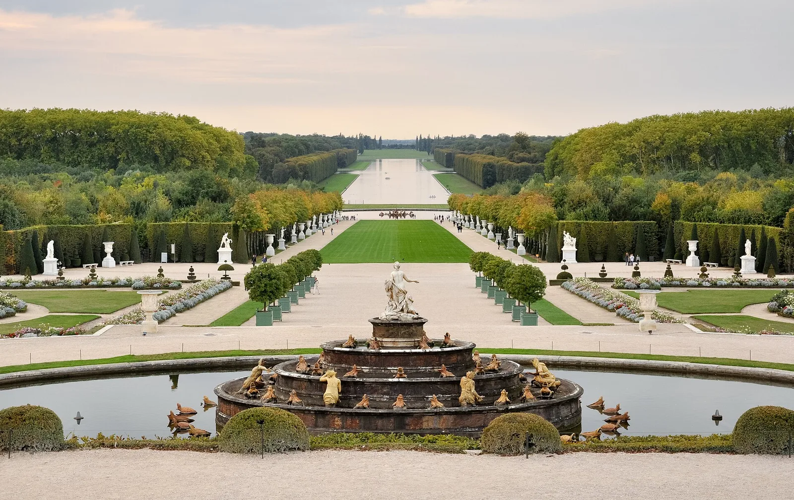 สวนพระราชวังแวร์ซายมองจาก Parterre d'eau