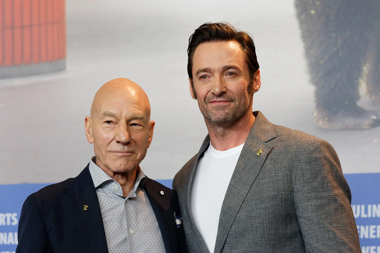 แพทริก สจ๊วต และ Hugh Jackman ที่งานแถลงข่าวภาพยนตร์ Logan ในเทศกาลภาพยนตร์เบอร์ลิน เมื่อ 17 กุมภาพันธ์ 2017