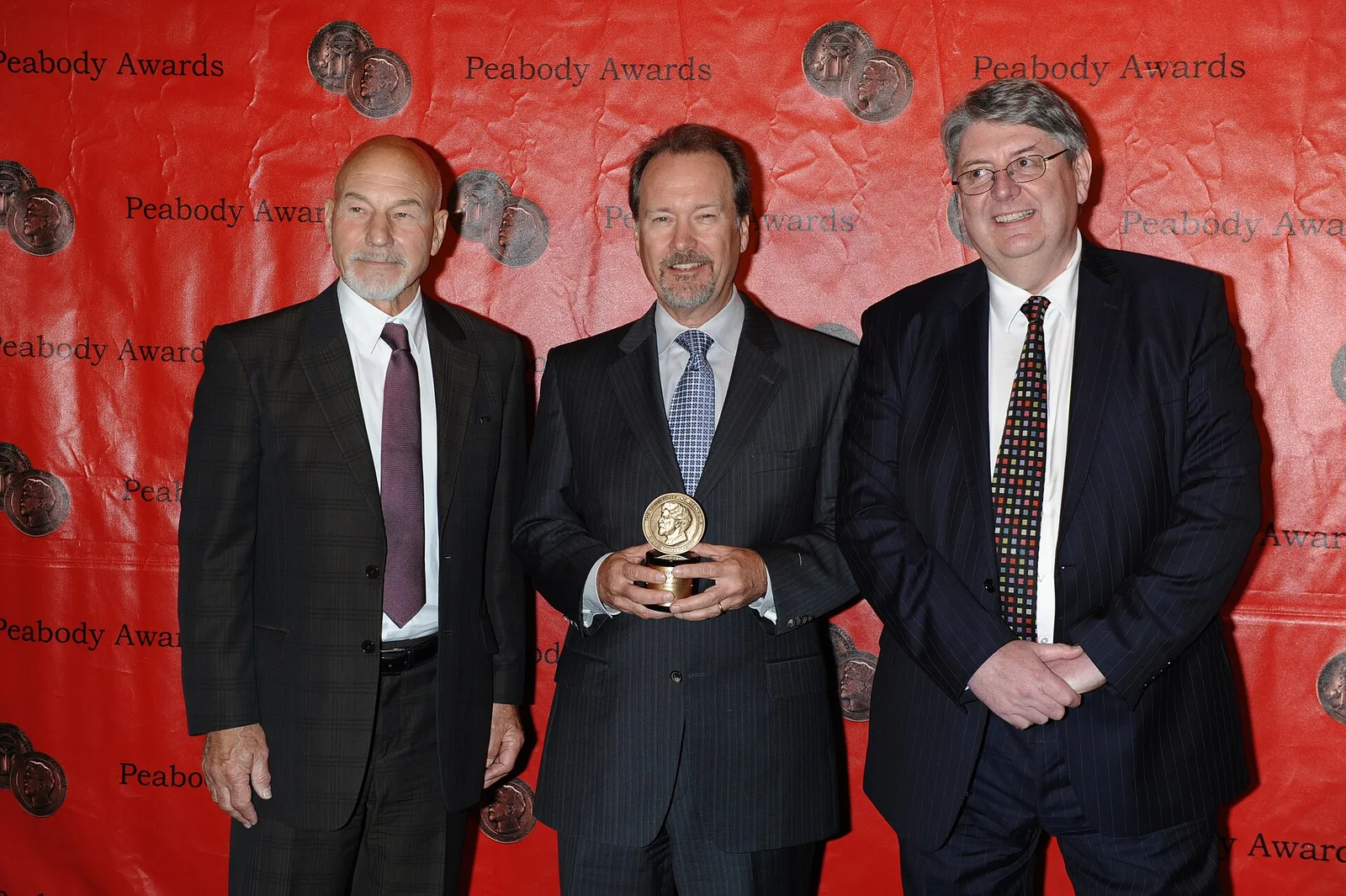 แพทริก สจ๊วต กับ David Horn และ John Wyver ทีมงาน Great Performances: Macbeth ในงาน Peabody Awards ครั้งที่ 70 เดือนพฤษภาคม 2011