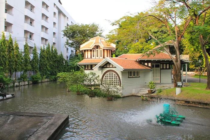 เมขลารูจี เรือนริมคลองใน พระราชวังพญาไท ภาพถ่ายเมื่อ พ.ศ. 2557