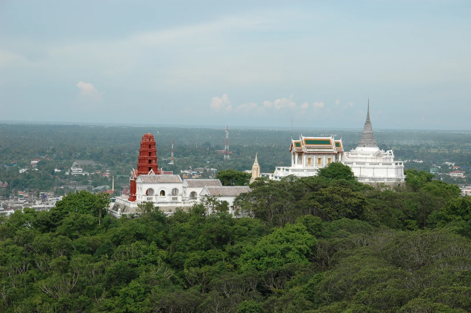 วัดพระแก้วน้อย บนยอดเขาตะวันออก ภาพถ่าย พ.ศ. 2550