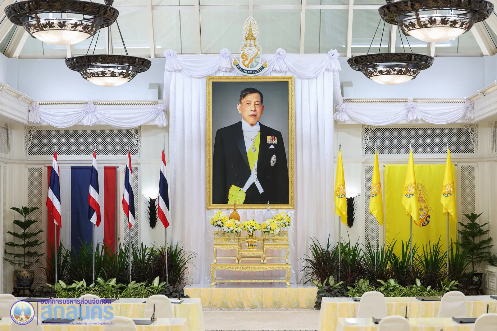 พระบรมฉายาลักษณ์ ที่ตั้งใน อาคารพระราชทานเลี้ยง วันที่ 28 กรกฎาคม 2569