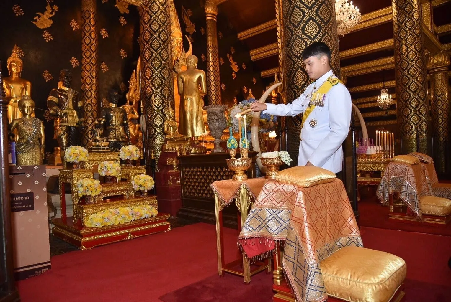 สมเด็จพระเจ้าลูกยาเธอ เจ้าฟ้าทีปังกรรัศมีโชติ มหาวชิโรตตมางกูร สิริวิบูลยราชกุมาร เสด็จแทนพระองค์ ไปในการพระราชพิธีทรงบำเพ็ญพระราชกุศลถวายผ้าพระกฐิน ณ วัดพระศรีรัตนมหาธาตุ จังหวัดพิษณุโลก 27 ตุลาคม 2565