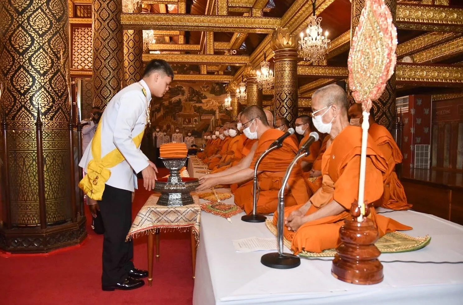 ภาพข่าวภายในวัดพระศรีรัตนมหาธาตุ ช่วงพิธีกับพระสงฆ์ 27 ตุลาคม 2565 จากหน่วยราชการในพระองค์