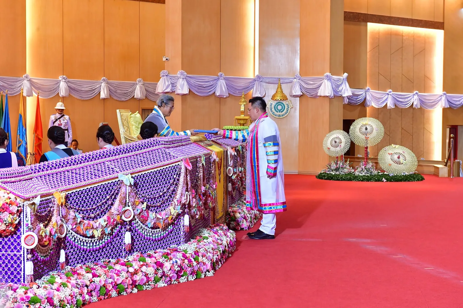 พิธีพระราชทานปริญญาบัตรแก่ผู้สำเร็จการศึกษาจากมหาวิทยาลัยนราธิวาสราชนครินทร์ ประจำปีการศึกษา 2568 ณ อาคารเฉลิมพระเกียรติ