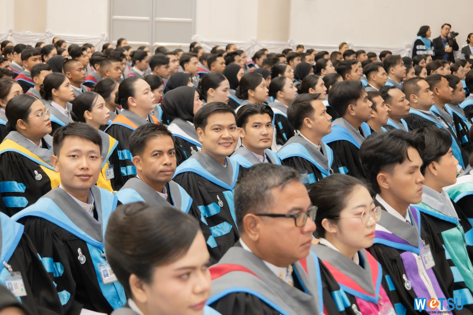 บัณฑิตมหาวิทยาลัยทักษิณ ประจำปีการศึกษา 2568 นั่งภายในหอประชุมเฉลิมพระเกียรติ มหาวิทยาลัยทักษิณ วิทยาเขตพัทลุง