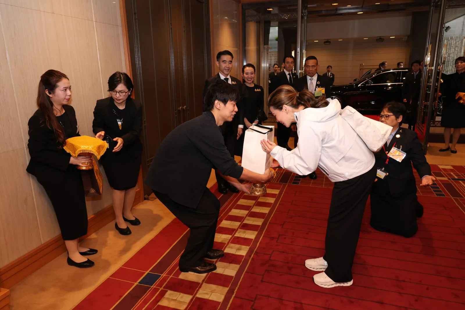 ภาพจากหน่วยราชการในพระองค์ ภาพบันทึกที่ 6 ในข่าว เสด็จพระราชดำเนินโดยเครื่องบินพระที่นั่ง จากเมืองซัปโปโร ไปยังกรุงโตเกียว วันที่ 20 ตุลาคม 2569