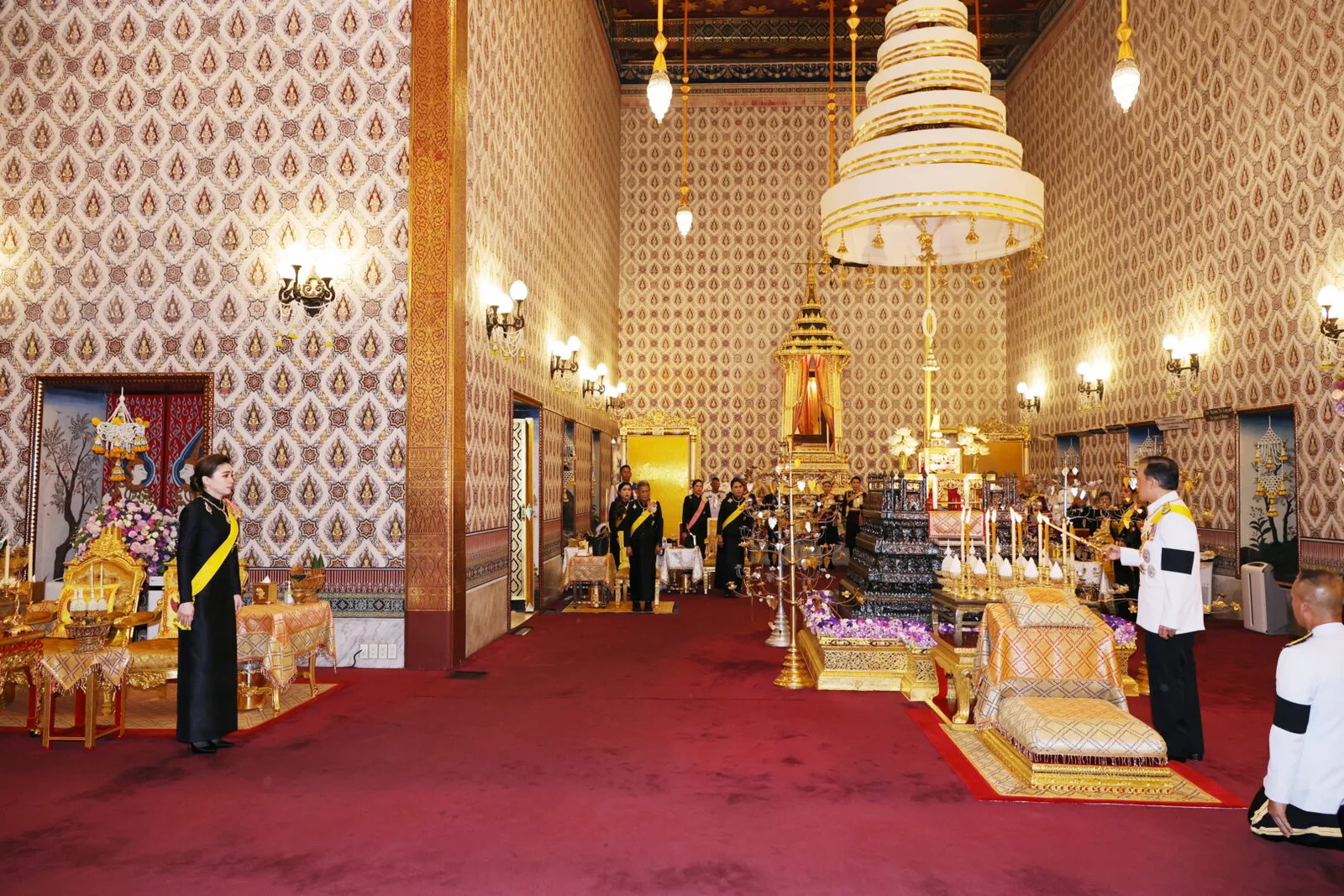 ภาพบันทึกจากหน่วยราชการในพระองค์ ครบรอบ 1 ปี วันสวรรคต ณ พระที่นั่งดุสิตมหาปราสาท ภาพที่ 9