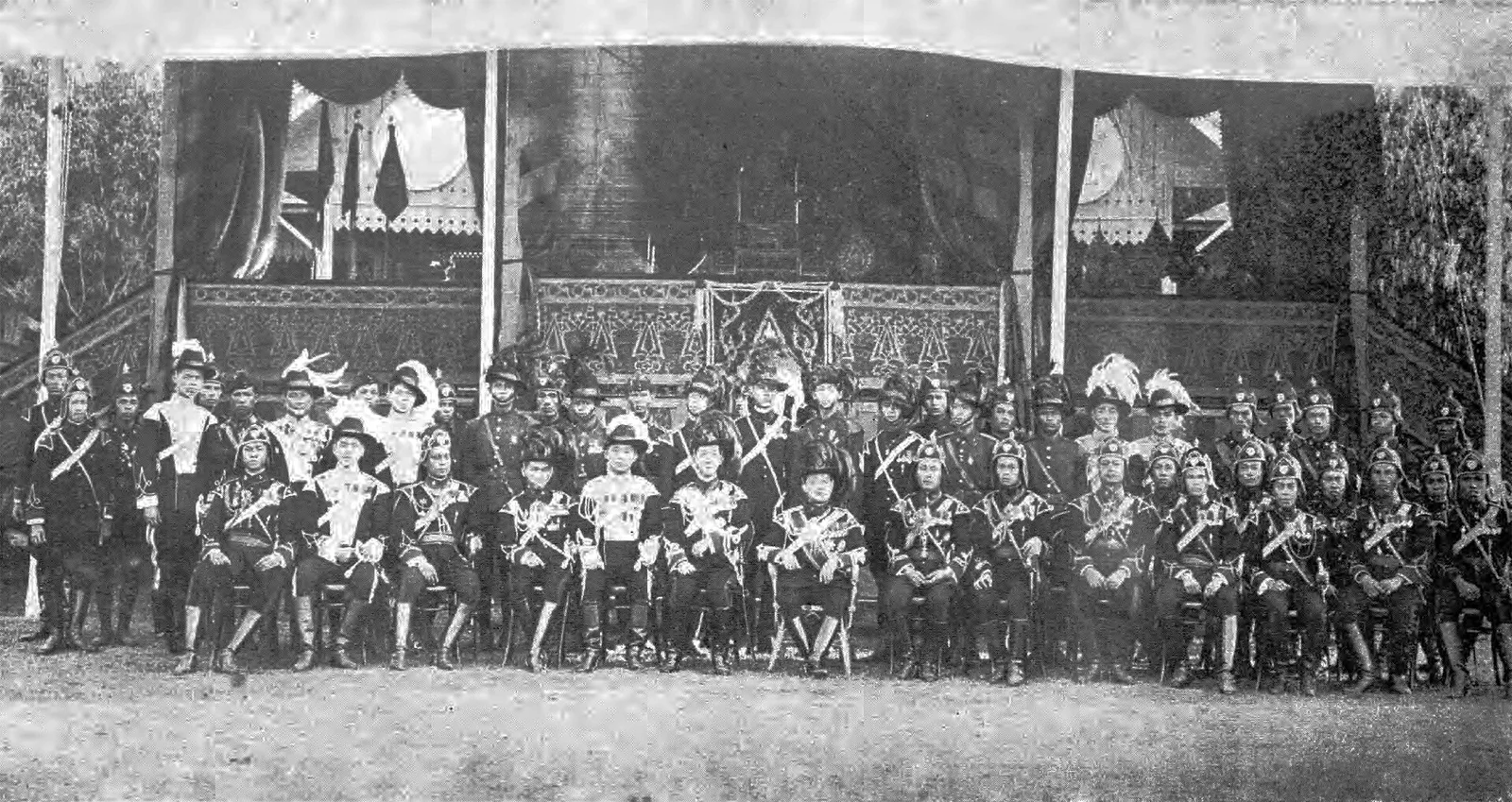 ภาพถ่ายเก่า กองเสือป่าที่สนามหลวง