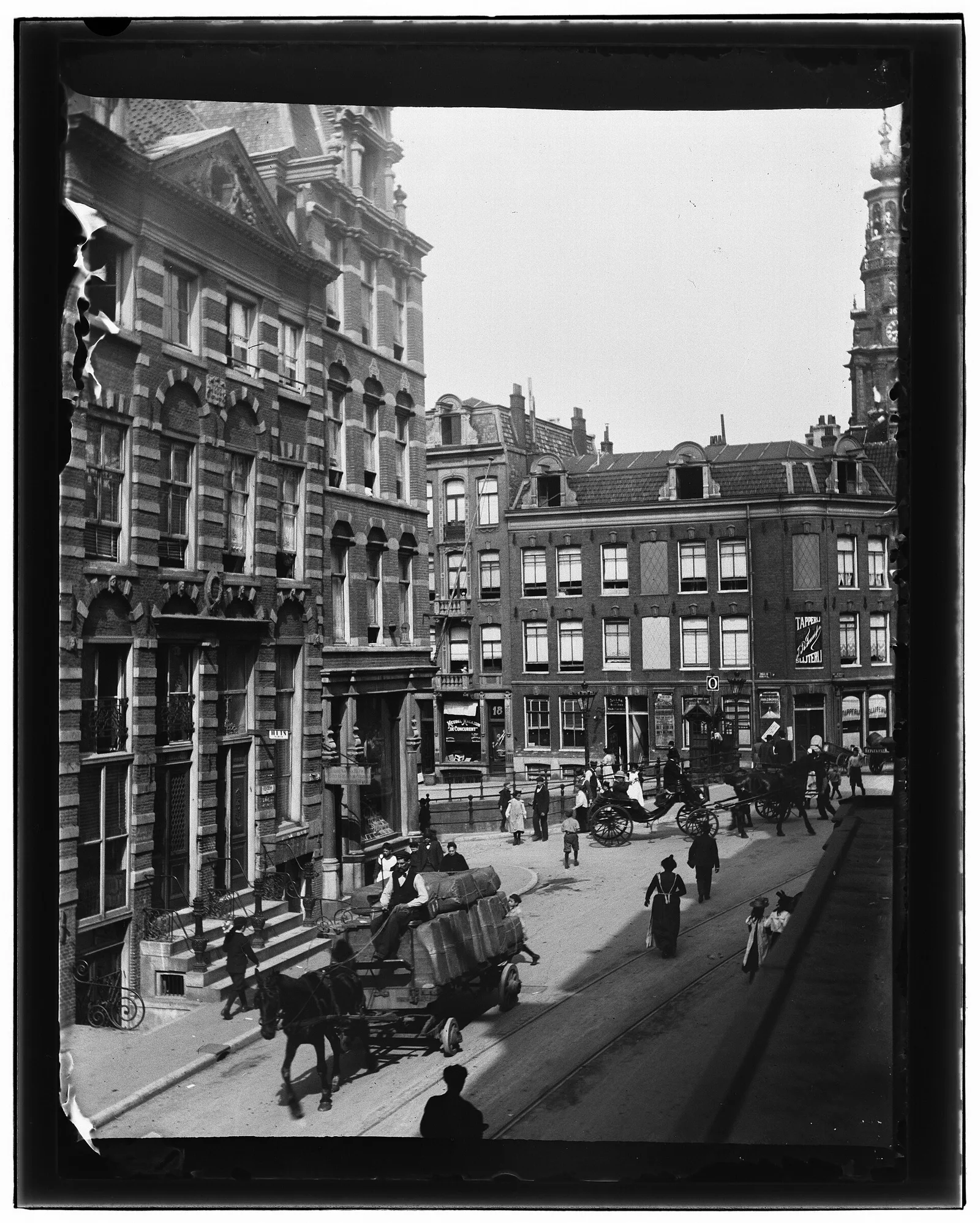 บ้านเลขที่ 2–6 บนถนน Jodenbreestraat ภาพถ่ายโดย Jacob Olie เดือนมิถุนายน 1902