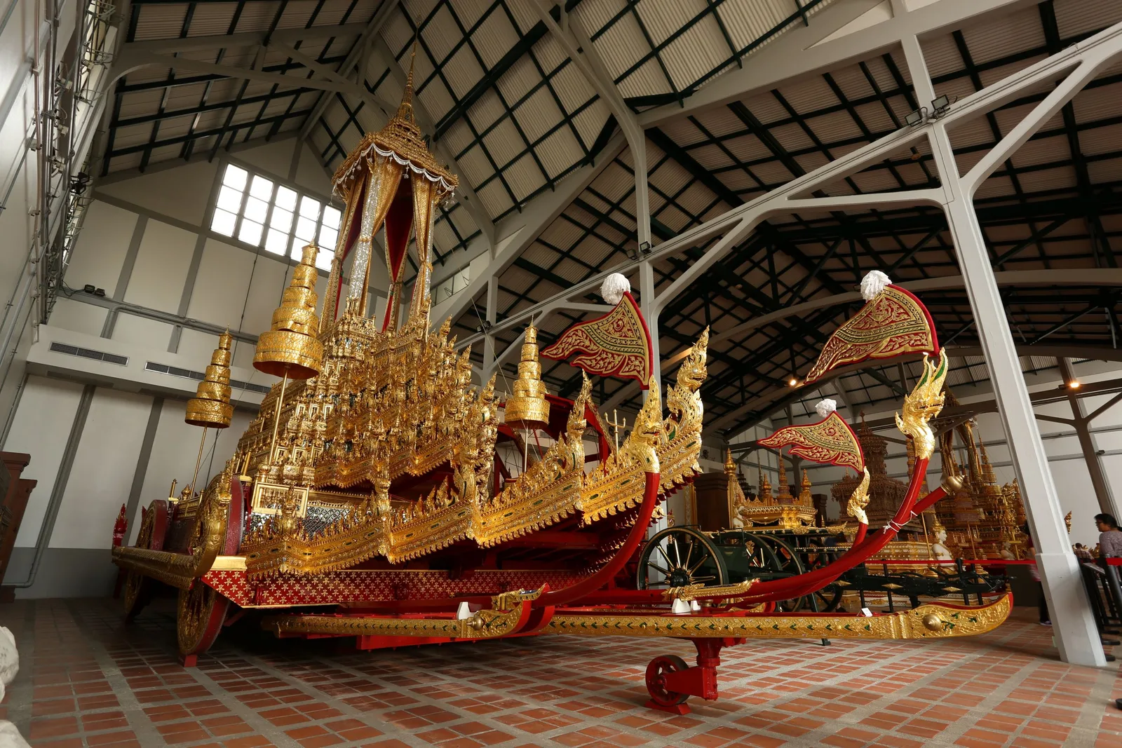 พระมหาพิชัยราชรถ ในโรงราชรถ พิพิธภัณฑสถานแห่งชาติ พระนคร ภาพจากกรมศิลปากร