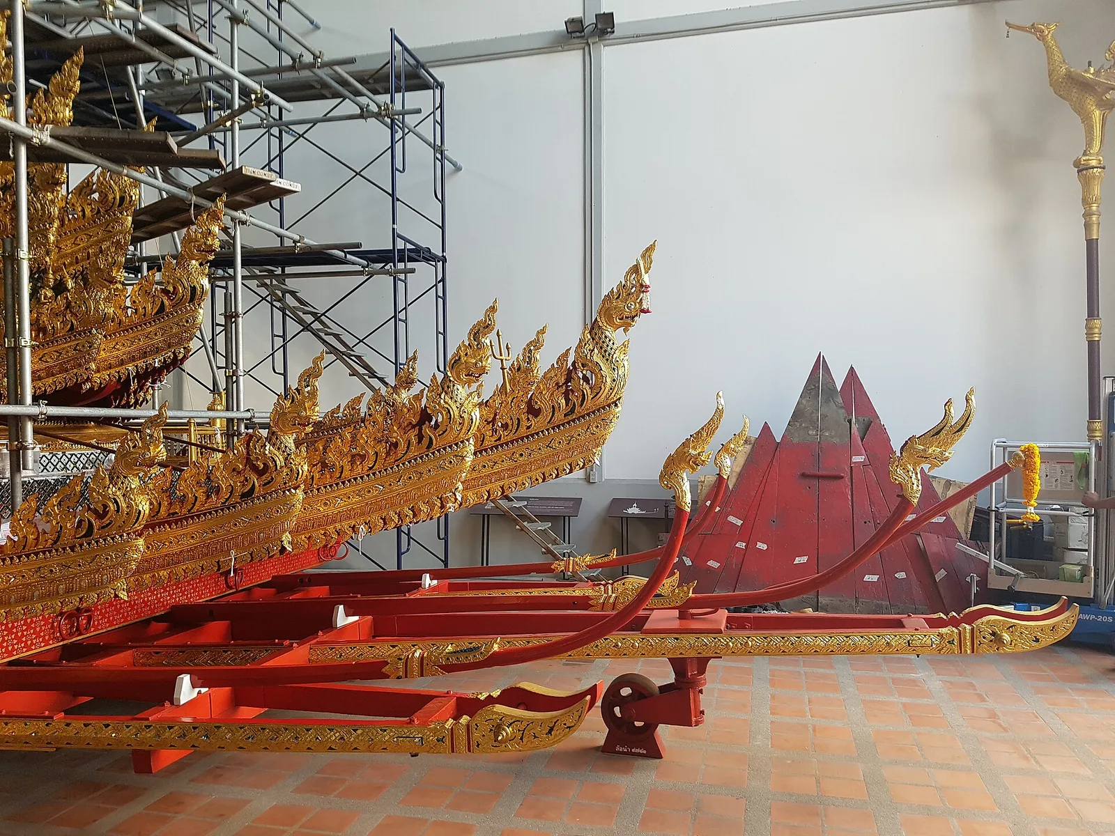 เวชยันตราชรถ ในโรงราชรถ ภาพถ่ายเมื่อ 22 เมษายน 2560