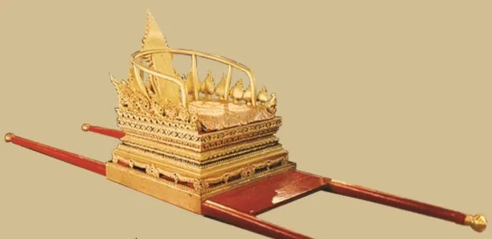 พระสเลี่ยงกลีบบัว ภาพจากเอกสารราชรถ ราชยาน ของสำนักช่างสิบหมู่ กรมศิลปากร
