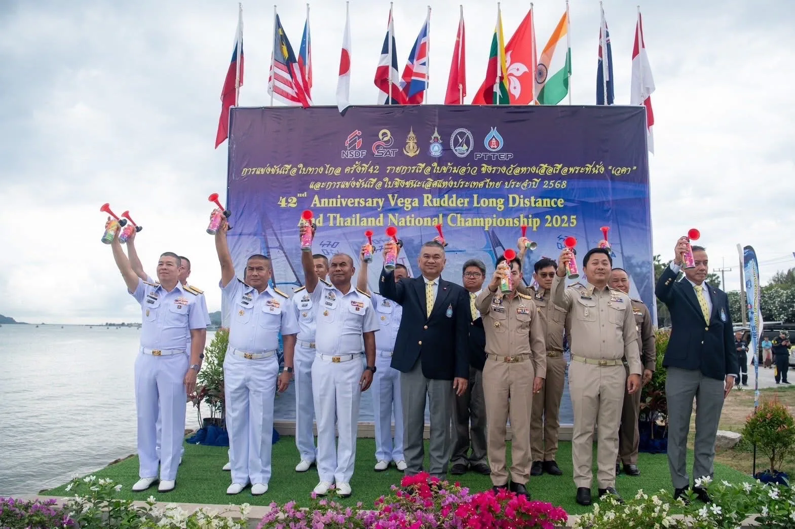 เรือใบหลายประเภทในการแข่งขันเรือใบทางไกลครั้งที่ 42 ที่สัตหีบ เมษายน 2568