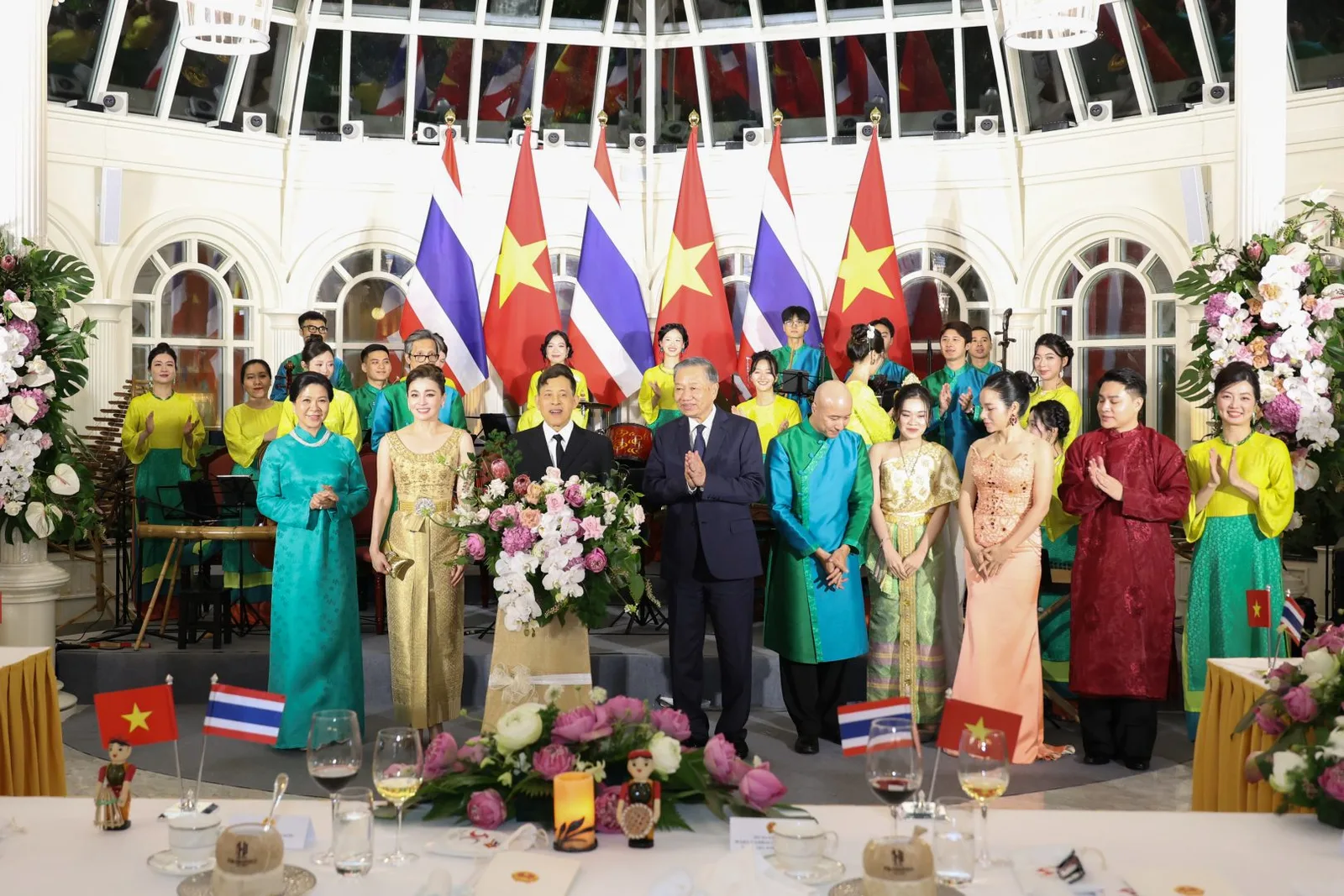 พระราชวังทงคิน (Tonkin Palace) กรุงฮานอย ในงานถวายพระกระยาหารค่ำอย่างเป็นทางการ วันอังคารที่ 15 กันยายน พ.ศ. 2569