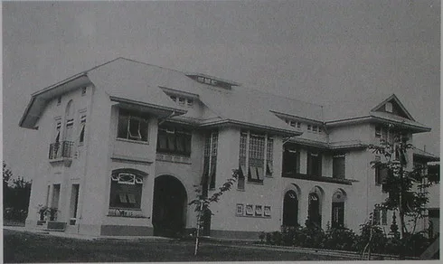 ภาพถ่ายเก่า พระตำหนักใหม่ ในวังสระปทุม จากสิ่งพิมพ์ พ.ศ. 2494
