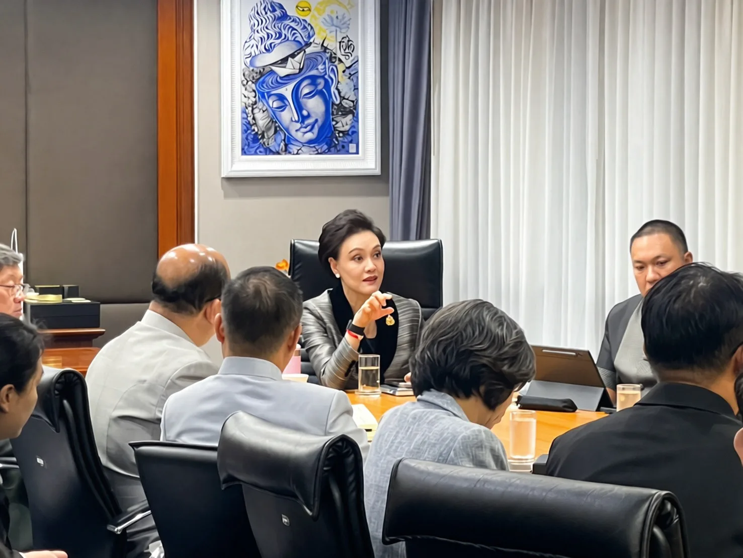 นางศุภจี สุธรรมพันธุ์ ประชุมหารือกับหน่วยงานที่เกี่ยวข้องเรื่องการแข่งขันบนแพลตฟอร์มดิจิทัล