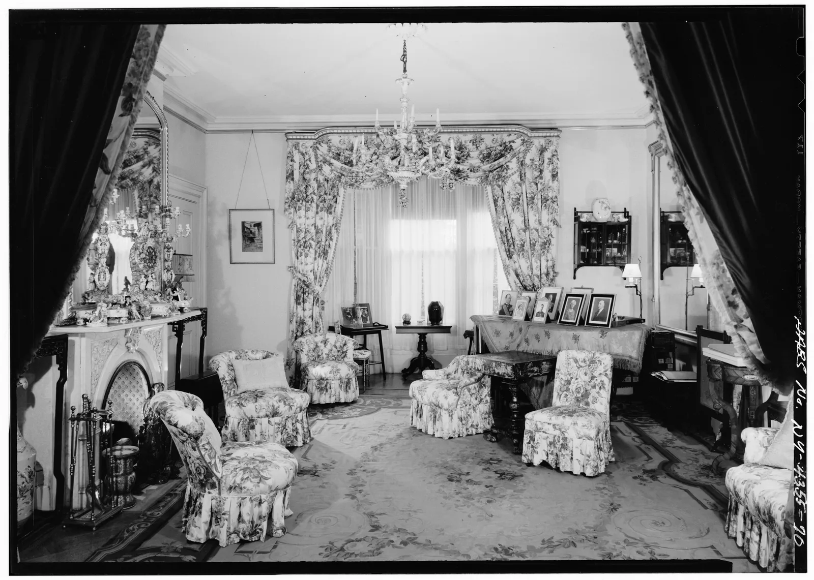 ห้องรับแขกชั้นหนึ่งที่ HABS เรียกว่า Dresden Room ในบ้าน Springwood