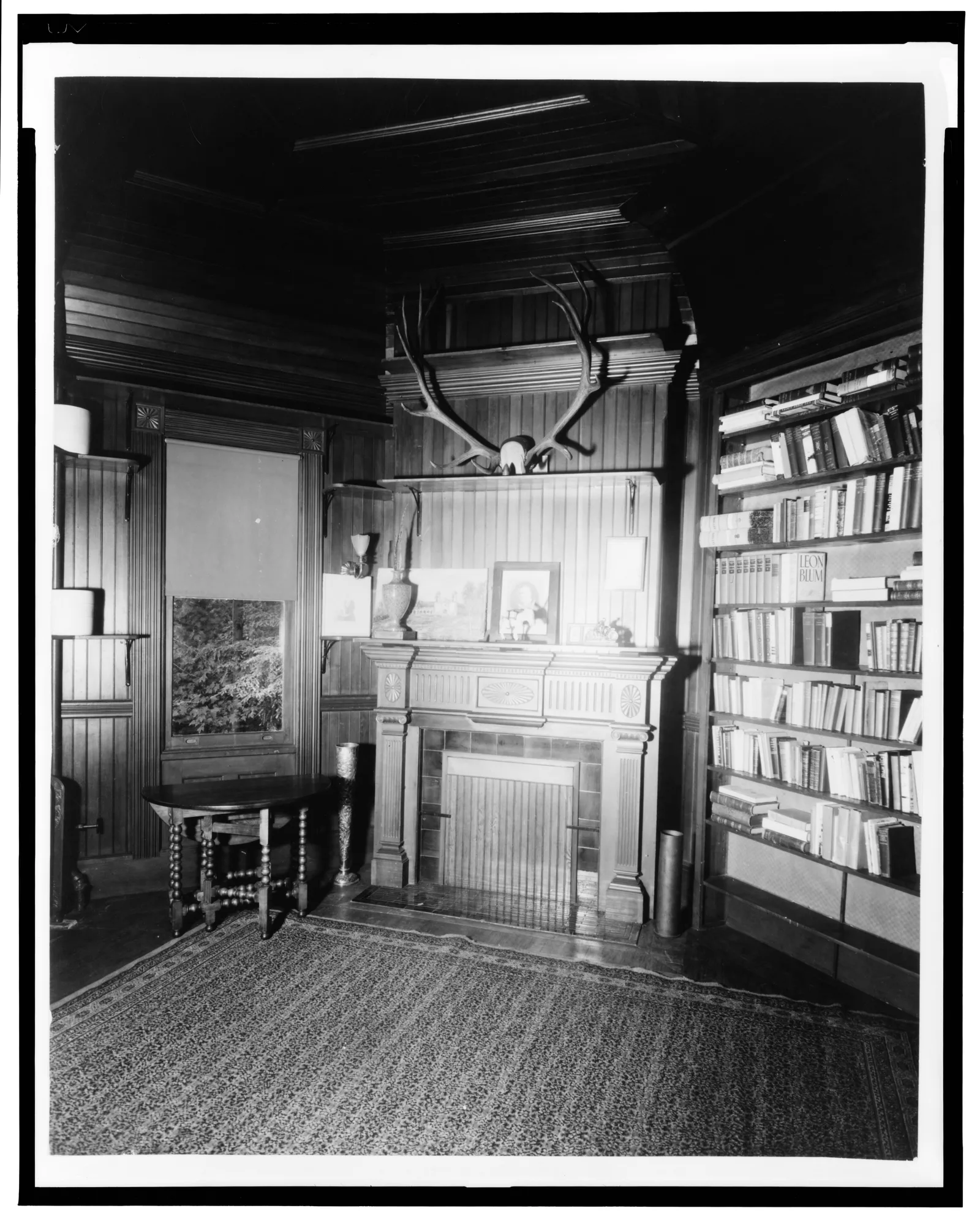 ห้องสูบบุหรี่ในบ้าน Springwood ภาพถ่ายของ HABS เดือนกรกฎาคม 1941