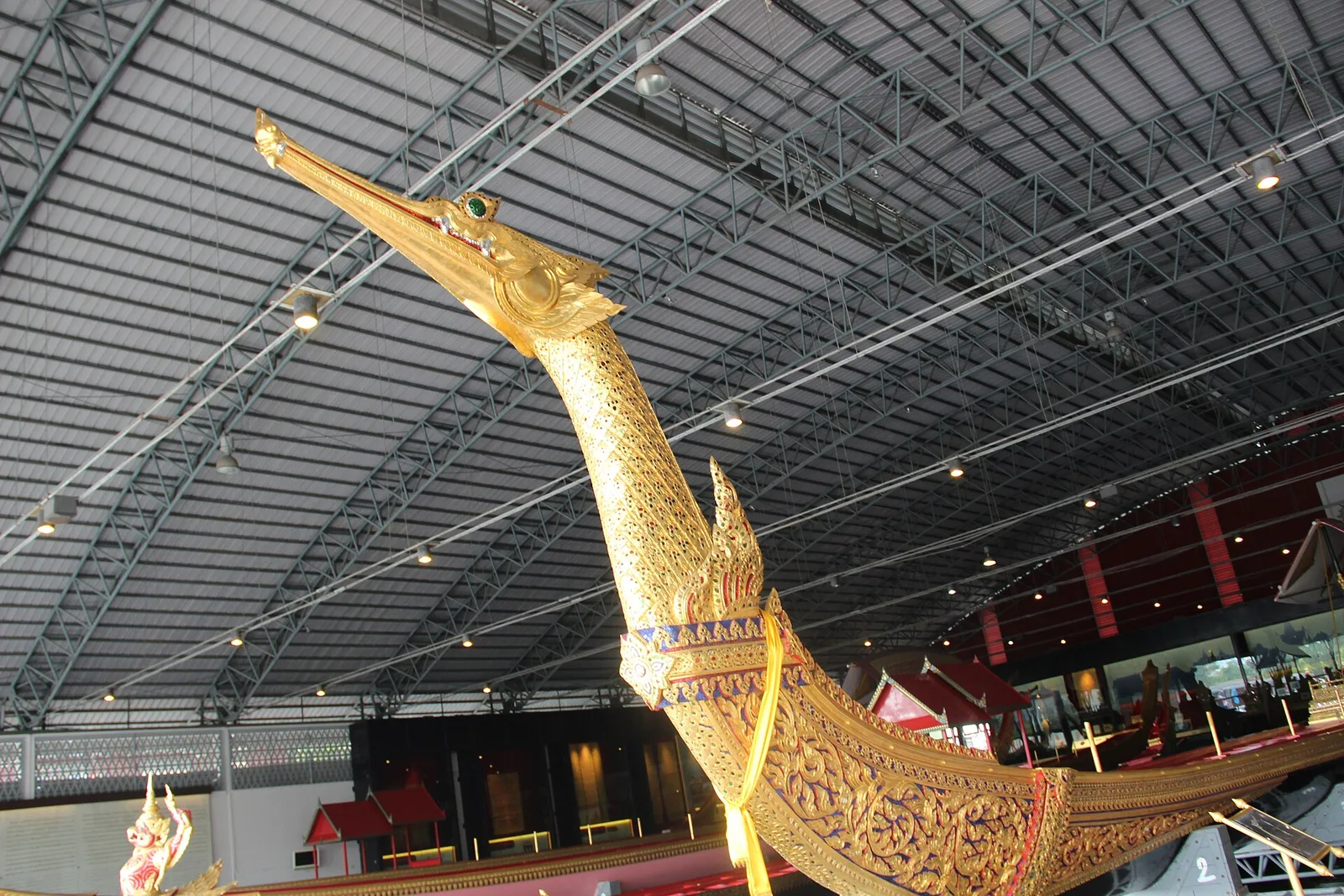 เรือพระที่นั่งสุพรรณหงส์ ในพิพิธภัณฑสถานแห่งชาติ เรือพระราชพิธี ภาพถ่ายเมื่อ พ.ศ. 2558