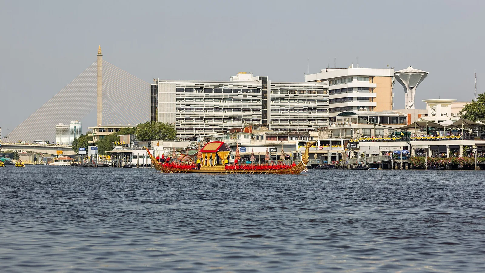 เรือพระที่นั่งสุพรรณหงส์ ในการซ้อมขบวน วันที่ 9 ธันวาคม 2562