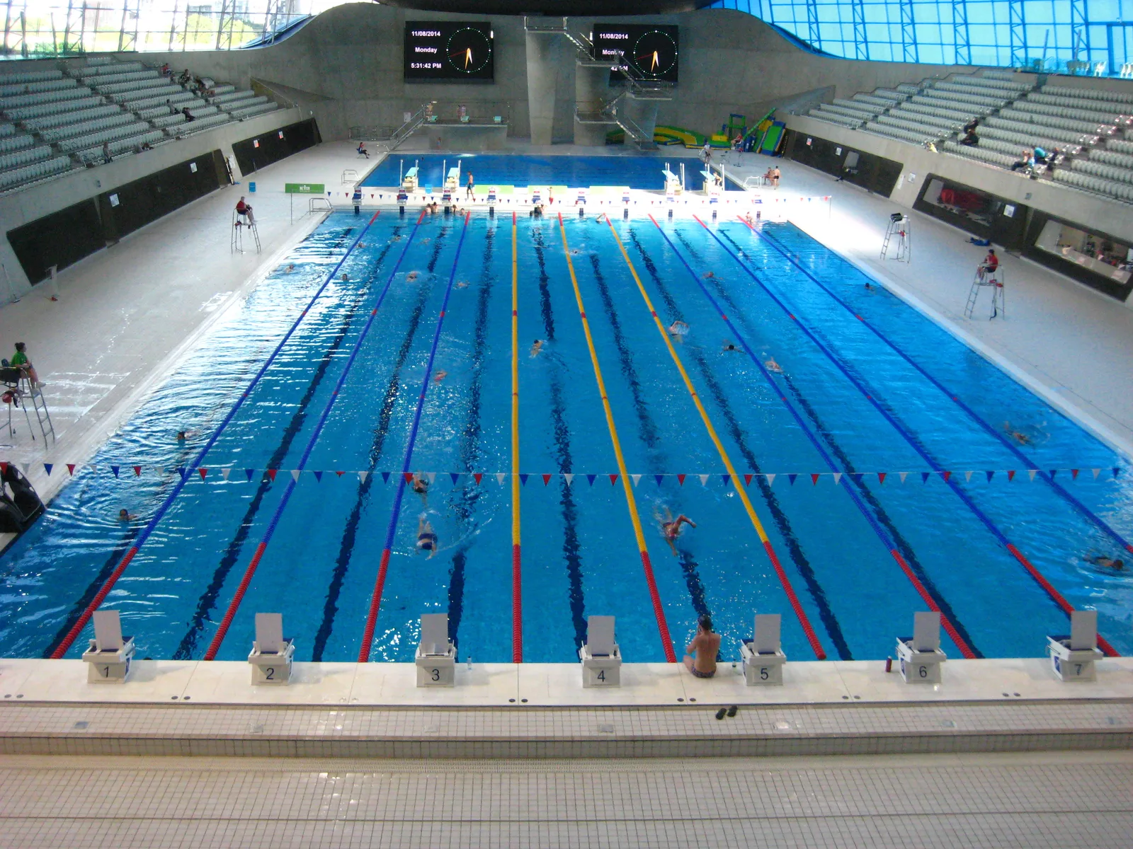 สระแข่งขันใน London Aquatics Centre ลอนดอน สนามสุดท้ายของ Swimming World Cup 2027 LA28 ภาพถ่ายเมื่อเดือนสิงหาคม 2014