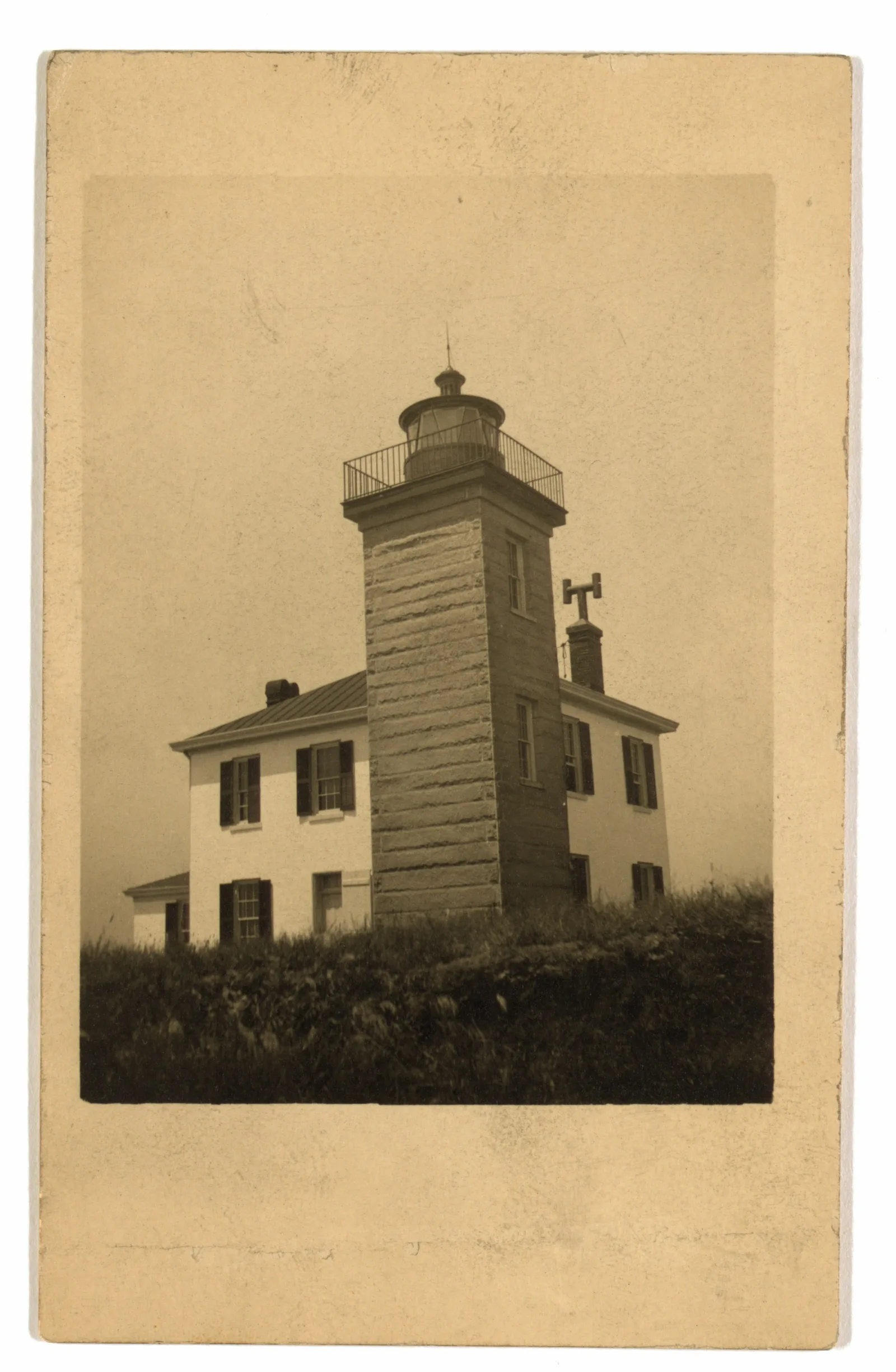 ประภาคาร Watch Hill รัฐ Rhode Island ในโปสการ์ดภาพถ่ายปี 1905