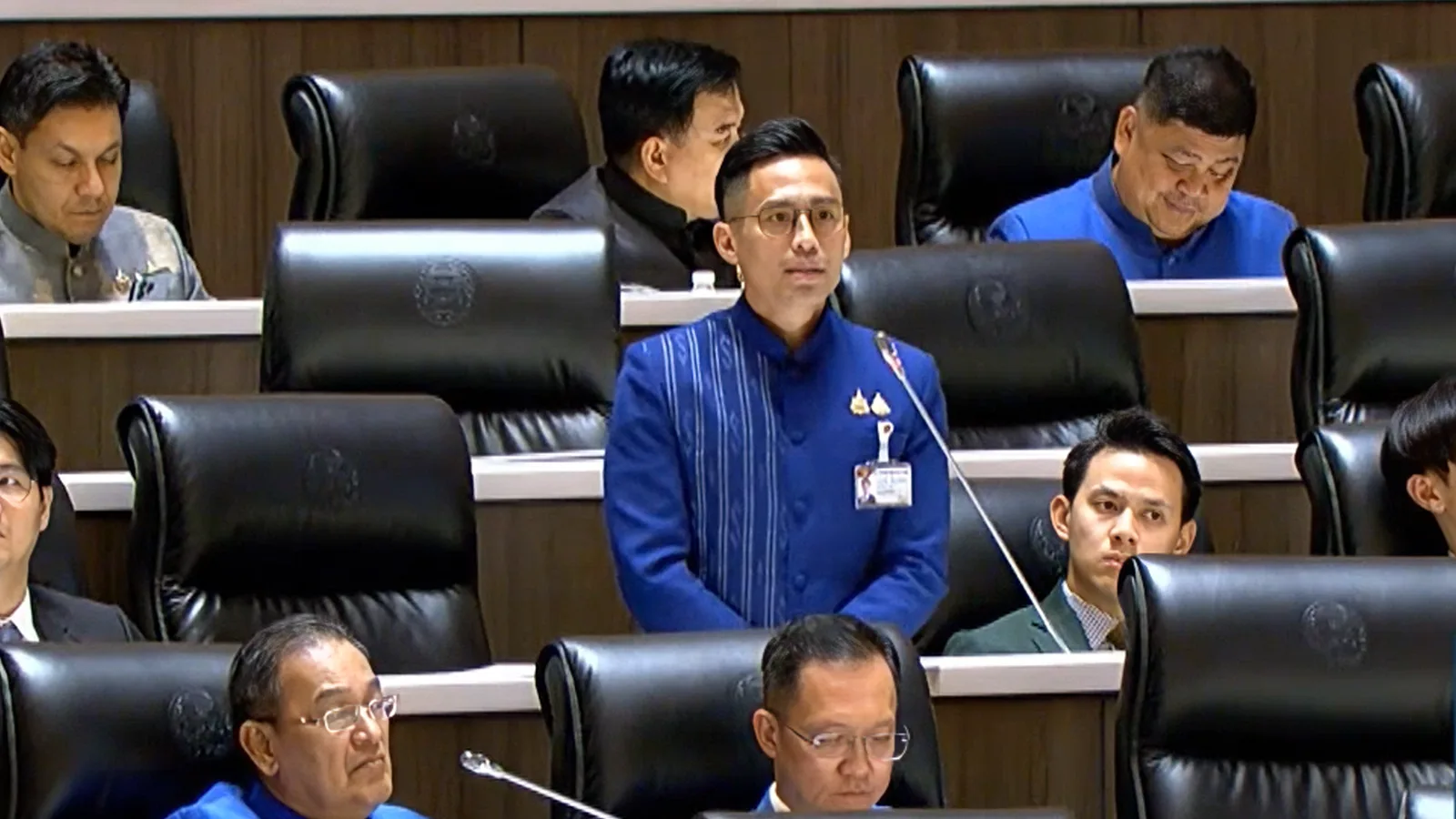 นายกรวีร์ ปริศนานันทกุล สส.พรรคภูมิใจไทย อภิปรายร่าง พ.ร.บ.ระเบียบบริหารงานบุคคลส่วนท้องถิ่นที่วุฒิสภาแก้ไขเรื่องการสอบภาค ก. เพื่อป้องกันทุจริตสอบ ในที่ประชุมสภาผู้แทนราษฎร 7 ตุลาคม 2569
