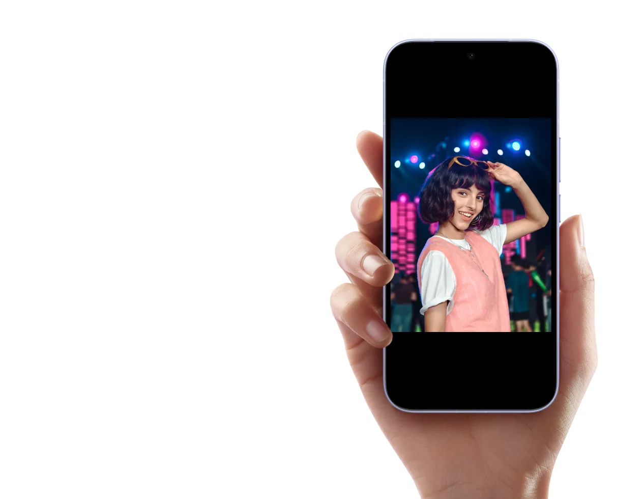 มือถือ vivo V80 ในมือ แสดงภาพพอร์ตเทรตบนหน้าจอ