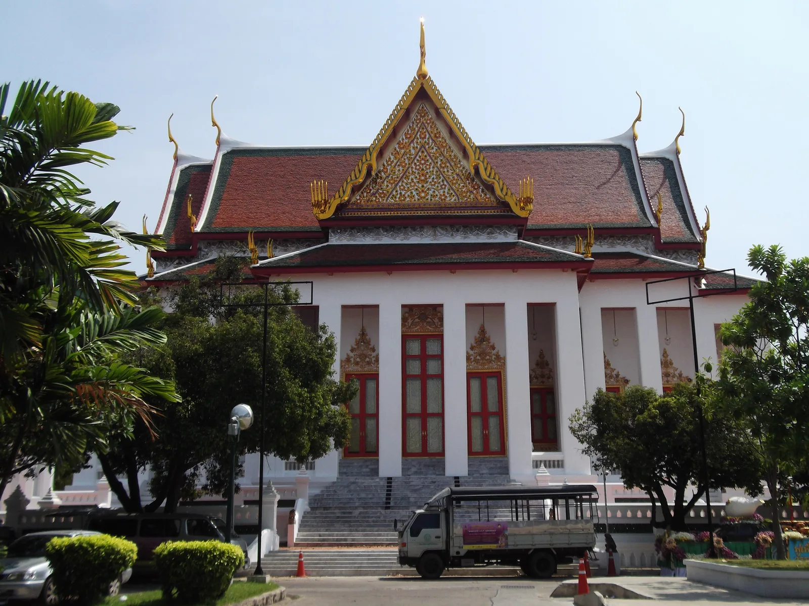 พระอุโบสถวัดบวรสถานสุทธาวาส หรือวัดพระแก้ววังหน้า ภาพถ่ายเมื่อ พ.ศ. 2557