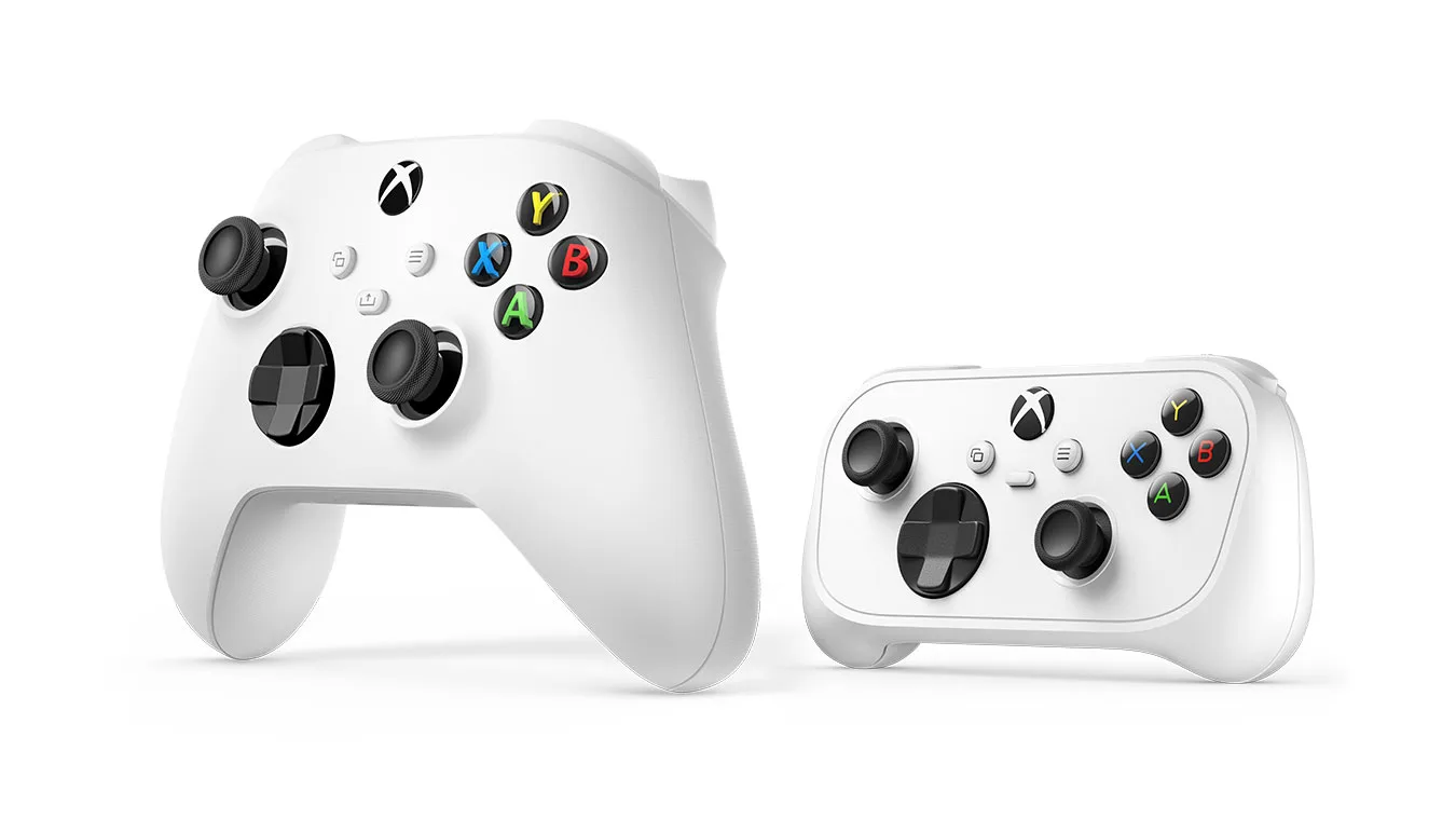 Xbox Wireless Controller วางด้านหลัง Xbox Nano Controller